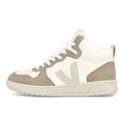 Veja V-15 Chromefree Leather