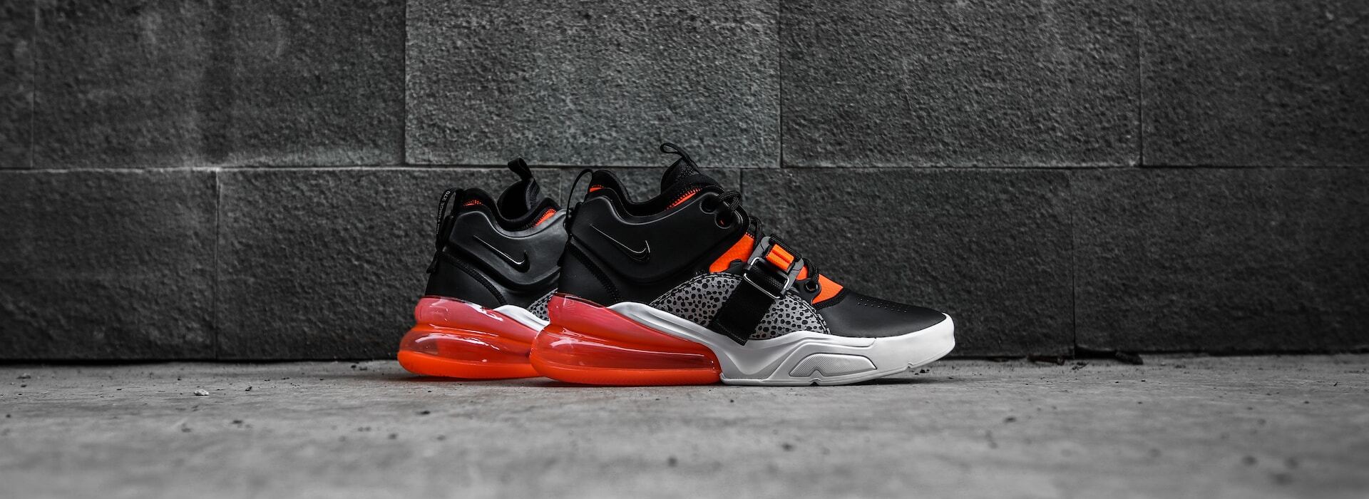 PERFEKTES BEKLEIDUNGSGESCHÄFT 18 PERFEKTES BEKLEIDUNGSGESCHÄFT -PERFEKTES BEKLEIDUNGSGESCHÄFT fachry zella devandra KvRy5S8hKPw unsplash 2 1